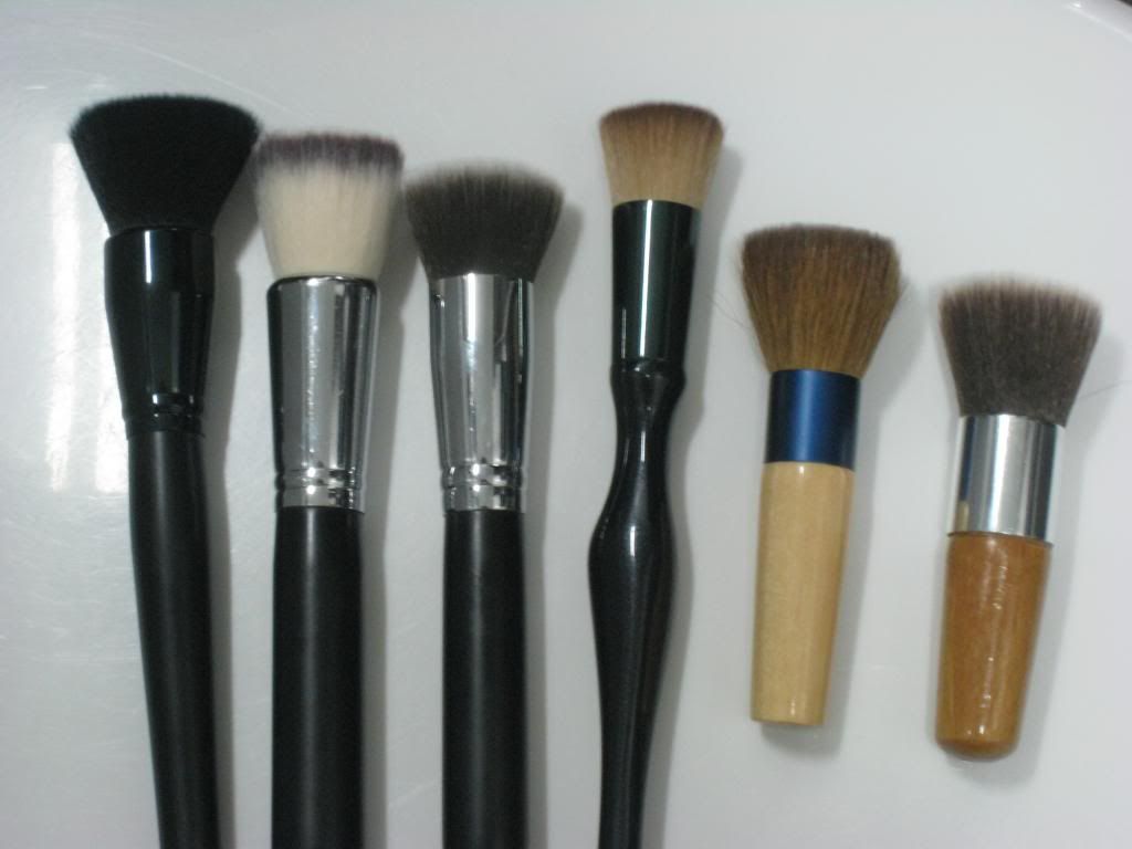 Beauty Blog Flat Top Kabuki Brushes